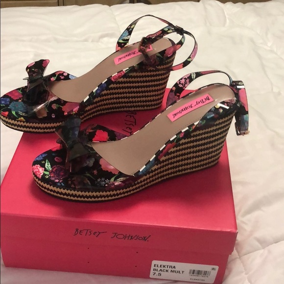 Betsey Johnson shoes - Picture 3 of 7